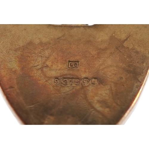 3207 - A 9ct gold love heart padlock jewellery clasp, 1.9cm high, 1.3g.