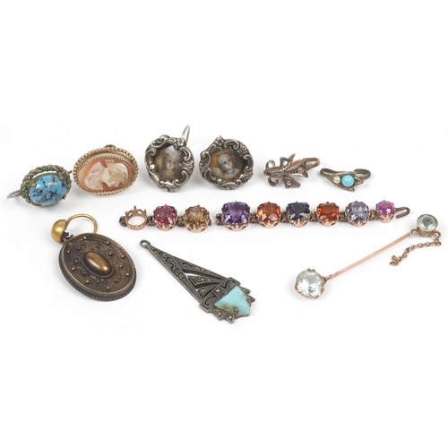 3112 - Antique and later jewellery, some unmarked gold, including a pair of silver earrings with portrait m... 