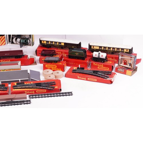 A collection of Tri-ang Railways OO/HO gauge trains, carriages and ...