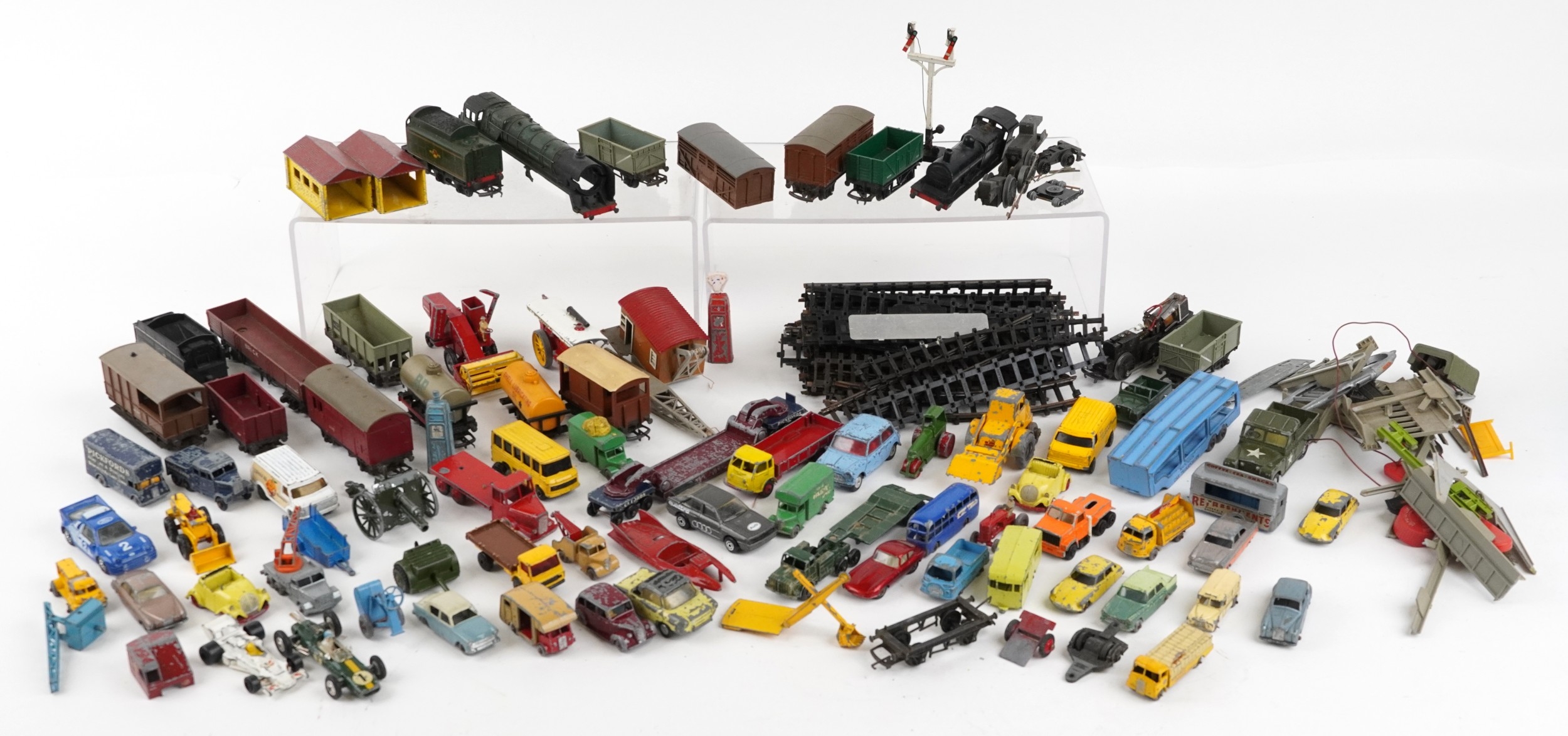 Vintage and later diecast vehicles and OO gauge model railway items ...