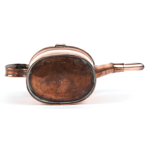 525 - An early 20th century copper watering can, 20cm high.