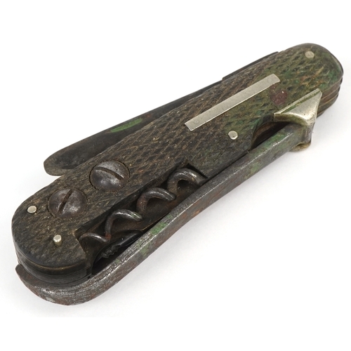 2790 - A Victorian coachman's knife with wood handle, 20cm in length.