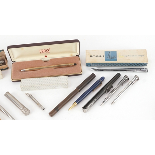82 - Vintage and later fountain pens, ballpoint pens and propelling pencils, some silver plated, includin... 