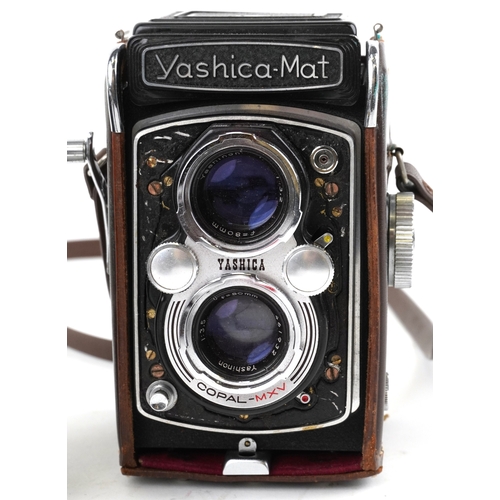 1058 - Two vintage Yashica cameras comprising Yashica-Mat and Yashica-44.