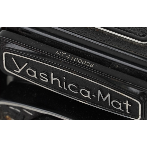 1058 - Two vintage Yashica cameras comprising Yashica-Mat and Yashica-44.