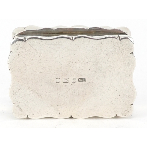 33 - Thomas Woolley, an Edwardian silver snuff box, Birmingham 1903, 5.3cm wide, 64.3g.