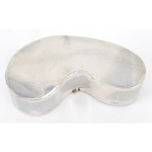 56 - An unmarked silver kidney shaped snuff box, 5.7cm wide, 35.5g.