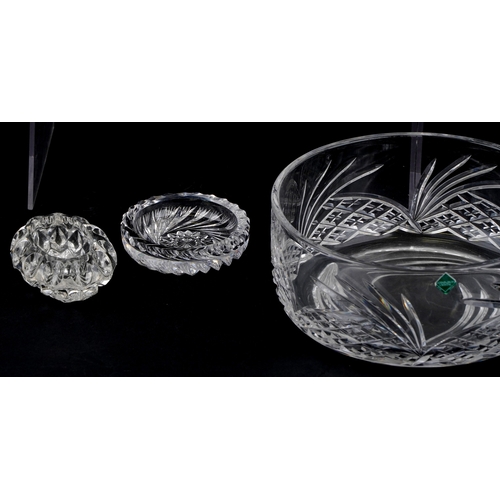 1725 - A Thomas Webb crystal bowl together with an Edinburgh crystal bowl and other glassware items, the la... 