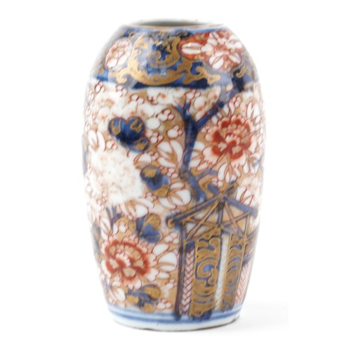 1582 - A small Japanese Imari porcelain vase, early 20th century, H-12cm.