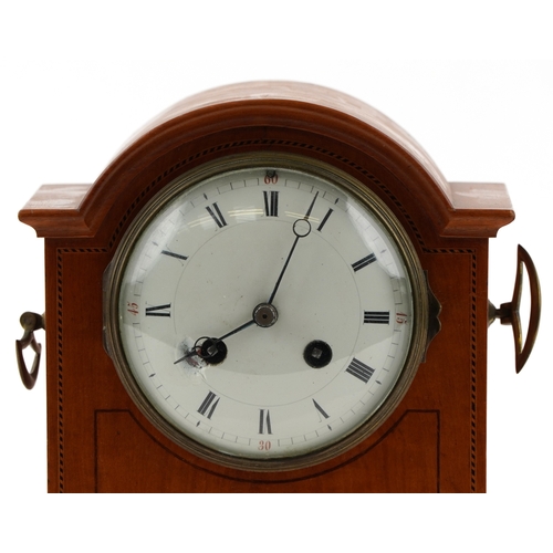 1841 - An Edwardian satinwood mantle clock with inlaid decoration, the white enamelled dial having Roman nu... 
