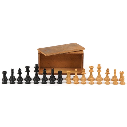 741 - A 20th century turned boxwood and ebony chess set, the king 6cm high.