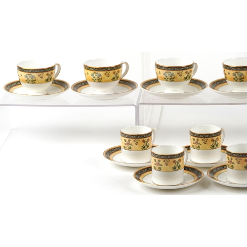 690 - A Wedgwood India pattern eight place tea/coffee service including coffee pot, milk jug and sugar bow... 