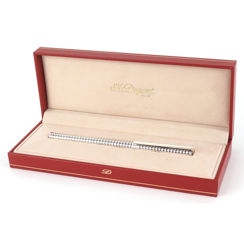 78 - An S T Dupont silver plated fountain pen with 18ct gold nib and box, 14cm in length.