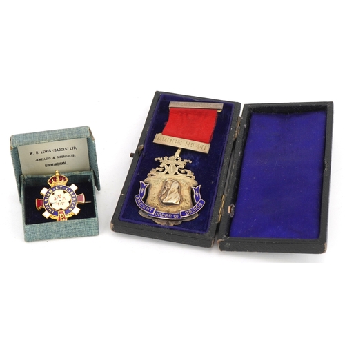 1348 - An Ancient Order of the Druids silver and enamel jewel presented to Bro. F T James 1910 and a Primro... 