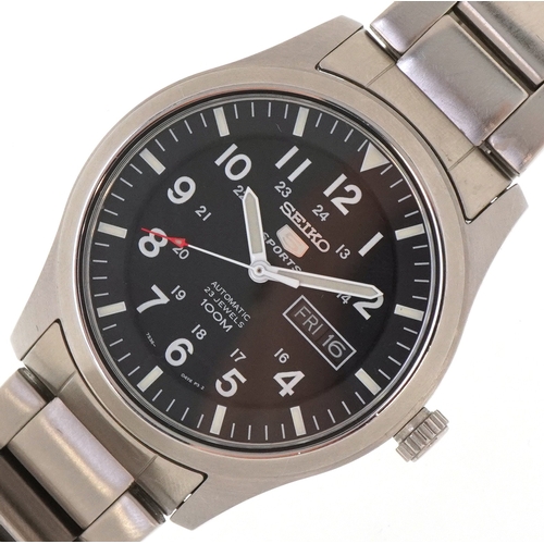 3227 - Seiko, an as new Seiko 5 Sports automatic gentlemen's wristwatch, model 7S36-03J0, the dial 35mm in ... 