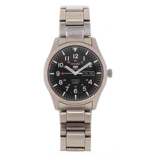 3227 - Seiko, an as new Seiko 5 Sports automatic gentlemen's wristwatch, model 7S36-03J0, the dial 35mm in ... 