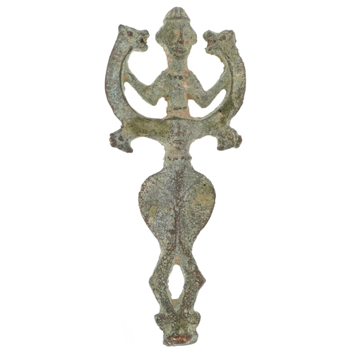 1452 - A 20th century patinated bronze finial, 18cm high.