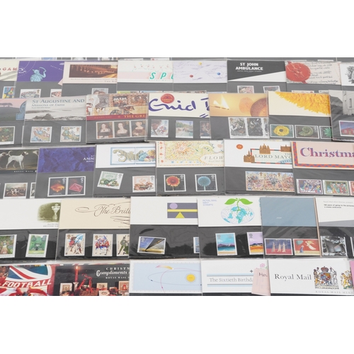 1283 - A large quantity of British presentation packs including high value definitives. the packs mainly wi... 