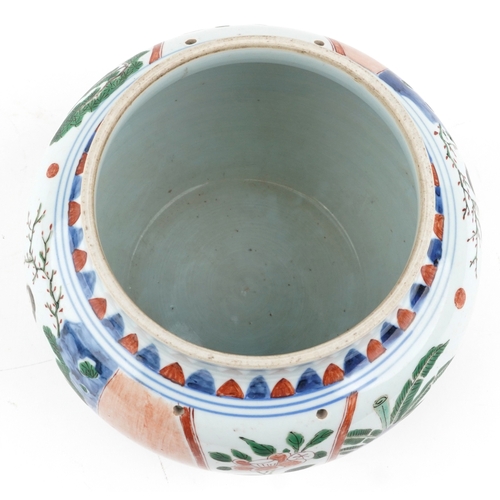 196 - A Chinese porcelain jardinière hand painted in the famille verte palette with Geishas and children p... 