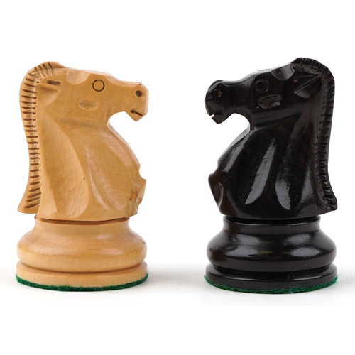 731 - A 20th century Anne Carlton Games turned boxwood and ebony Staunton chess set, the king 9.5cm high, ... 