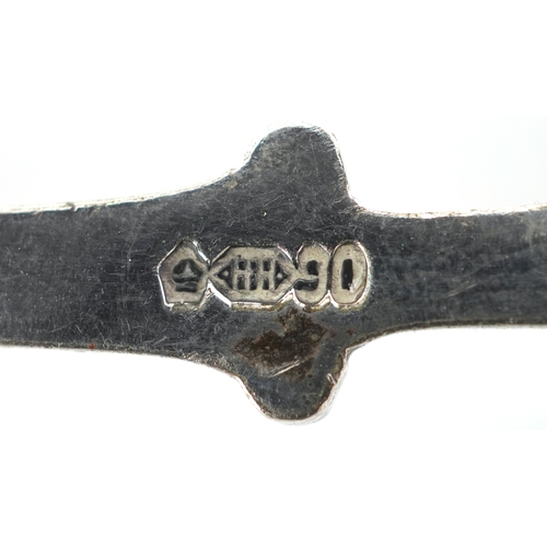 3638 - An early 20th century Dutch silver cake slice with pierced decoration, 20cm in length.