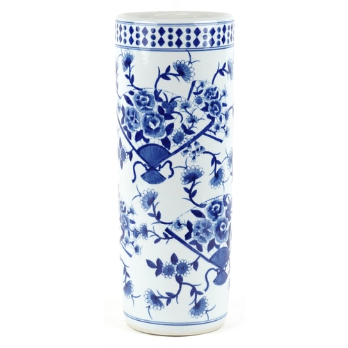 349 - A Chinese blue and white porcelain cylindrical stick stand, modern, decorated with flowers, 59cm hig... 