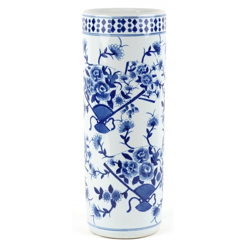 349 - A Chinese blue and white porcelain cylindrical stick stand, modern, decorated with flowers, 59cm hig... 