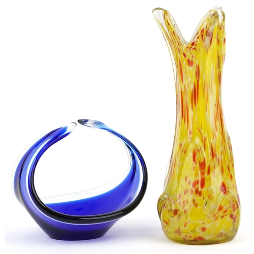 1493 - A mid 20th century art glass vase, 33cm high together with a similar blue glass centrepiece bowl, 17... 