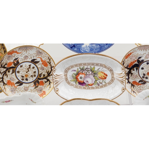 427 - 19th century English porcelain plates and dishes with hand painted floral decoration and a blue and ... 