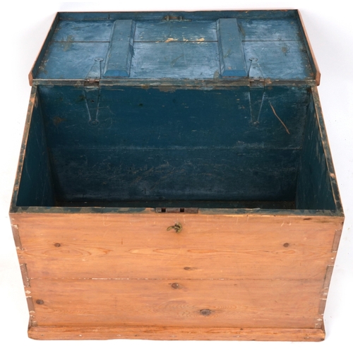 2183A - An early 20th century pine blanket box fitted with applied metal handles, 47cm H x 73cm W x 46cm D.