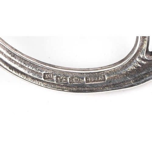 1652 - A pair of 20th century silver plated leaf dishes on ball feet, 25cm wide.