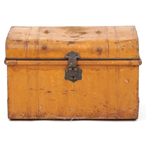 2145 - An early 20th century scumbled tin travelling trunk with applied metal handles, 39cm H x 64cm W x 40... 