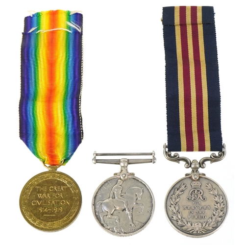 2662 - A British military World War I medal group awarded to 40393 PTE.J.IRWIN.2/K.O.SCO.BORD including a G... 