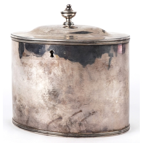 3570 - William Vincent, a George III silver caddy with lockable hinged lid, London 1788, 13.5cm high, 435.5... 