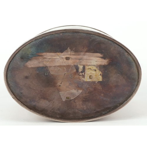 3570 - William Vincent, a George III silver caddy with lockable hinged lid, London 1788, 13.5cm high, 435.5... 