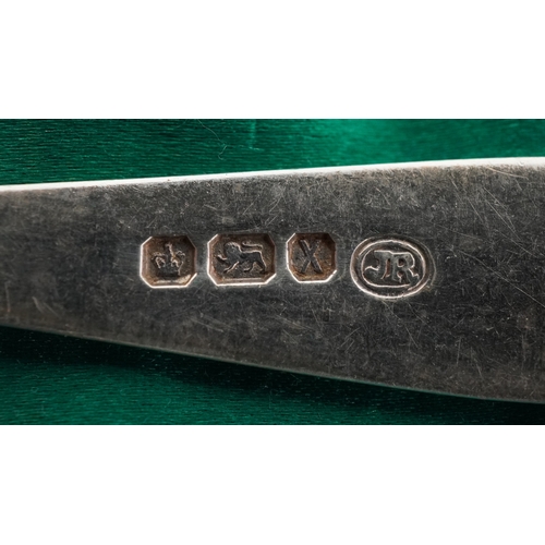 3643 - Joseph Rodgers & Sons, a set of six Victorian teaspoons housed in a velvet and silk lined fitted cas... 