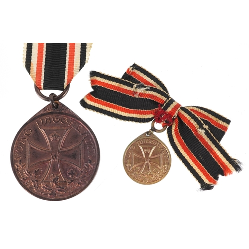 2724 - A German military interest Honorary Commemorative Veteran's Award with dress medal.