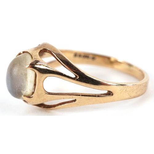3147 - A 9ct gold cabochon moonstone solitaire ring with split shoulders, size I, 1.8g.