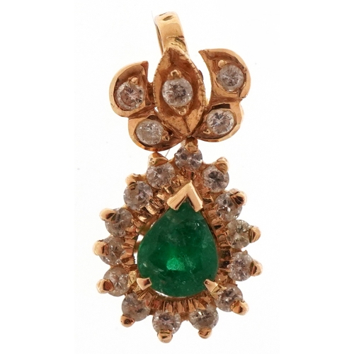 3213 - An unmarked gold emerald and diamond cluster pendant, 1.9cm high, 2.0g.