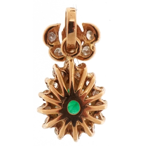 3213 - An unmarked gold emerald and diamond cluster pendant, 1.9cm high, 2.0g.
