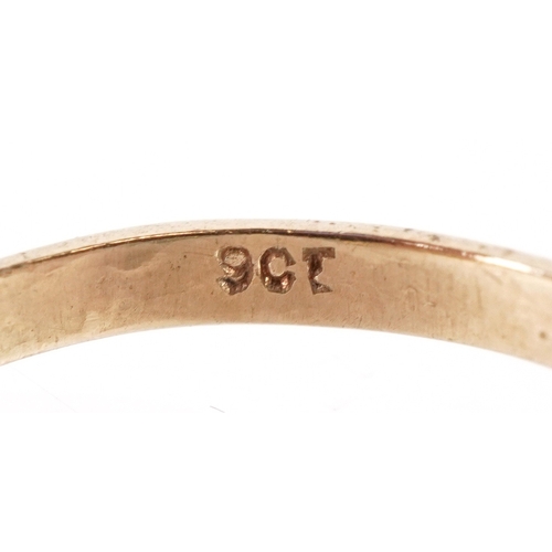 3263 - A 9ct gold green and white stone cluster ring, size N, 2.5g