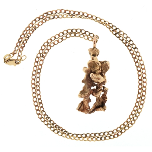 3005 - An unmarked gold naturalistic pendant, tests as 9ct gold, on a 9ct gold curb link necklace, 3.5cm hi... 