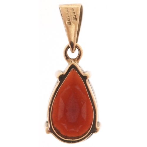 3292 - A 9ct gold teardrop garnet pendant, 1.2cm high, 1.6g.