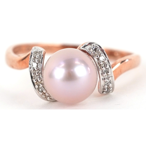 3281 - A 9K rose gold cultured pearl and diamond ring, size S, 2.9g.