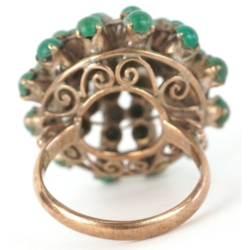 3305 - A 14K gold green stone five tier cluster ring, size H, 5.0g.
