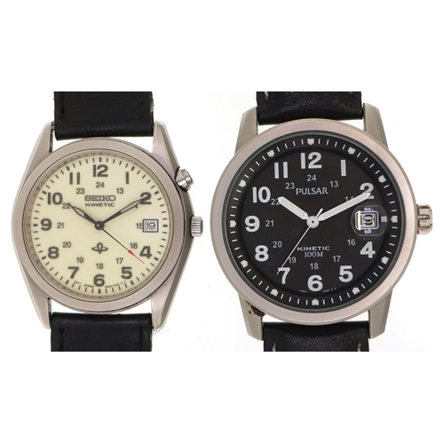 3407 - Two gentlemen's Seiko and Pulsar kinetic wristwatches with date apertures.