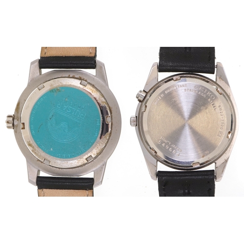 3407 - Two gentlemen's Seiko and Pulsar kinetic wristwatches with date apertures.