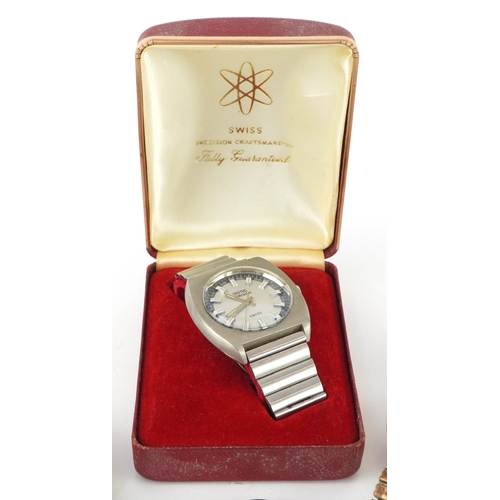 3463 - A collection of vintage gentlemen's wristwatches and a gold plated open face pocket watch, including... 