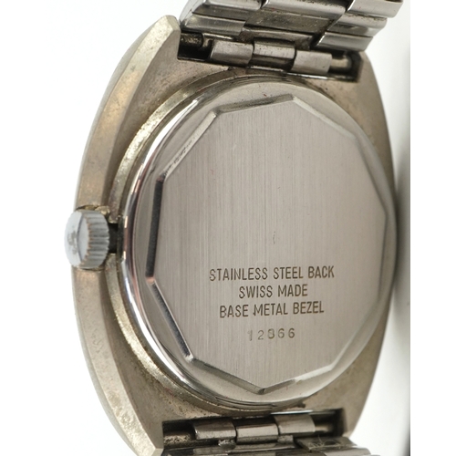 3463 - A collection of vintage gentlemen's wristwatches and a gold plated open face pocket watch, including... 