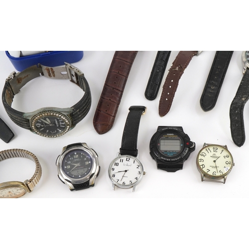3464 - Vintage and later gentlemen's wristwatches including Lorus, Corvette, Casio and Citron.